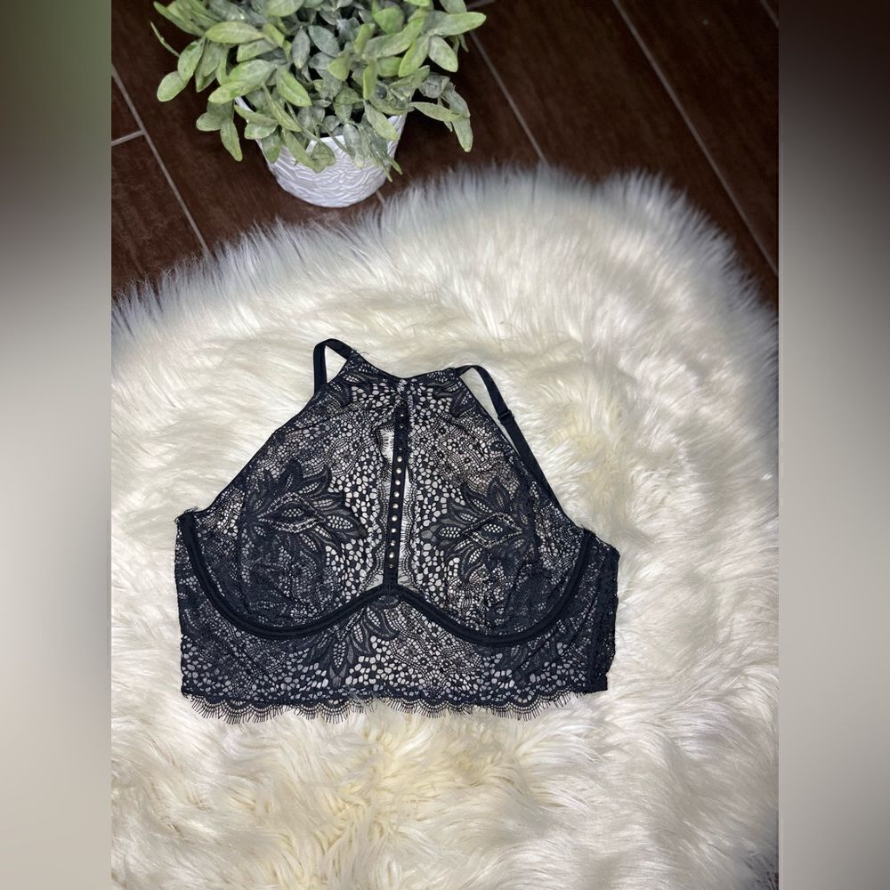 Victoria’s Secret black lace unlined plunged high neckline bralette sz 32D